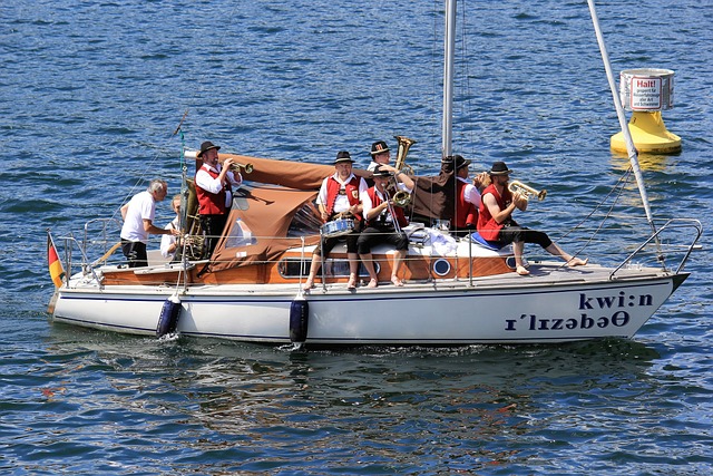 活动往往伴 活动往往伴